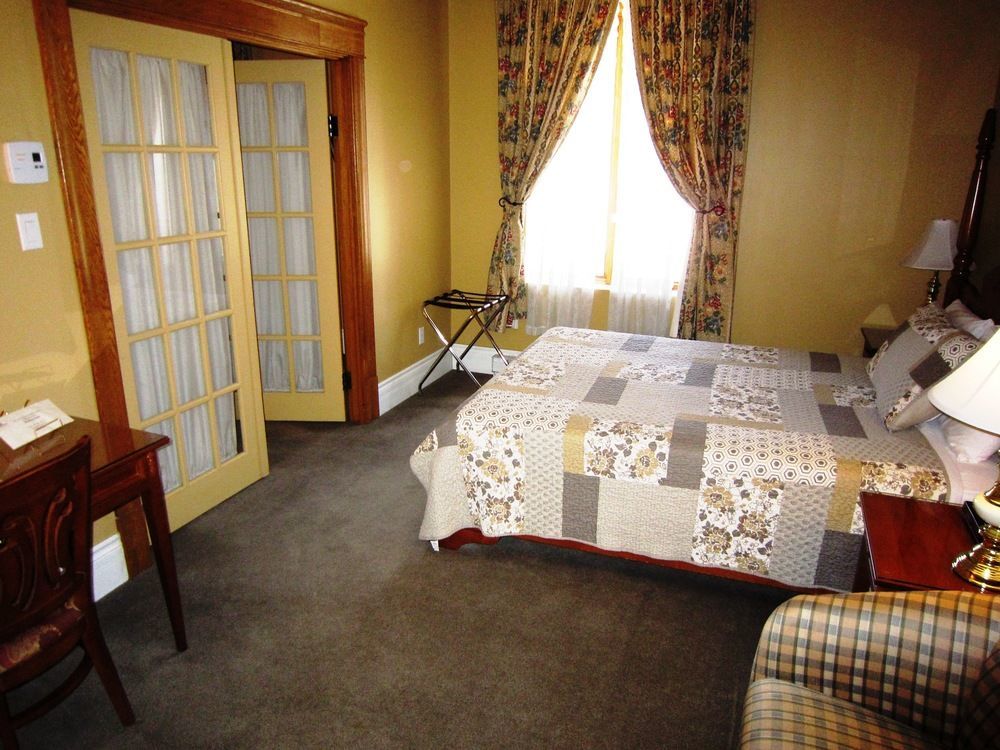 Le Jardin D'antoine Inn Montreal